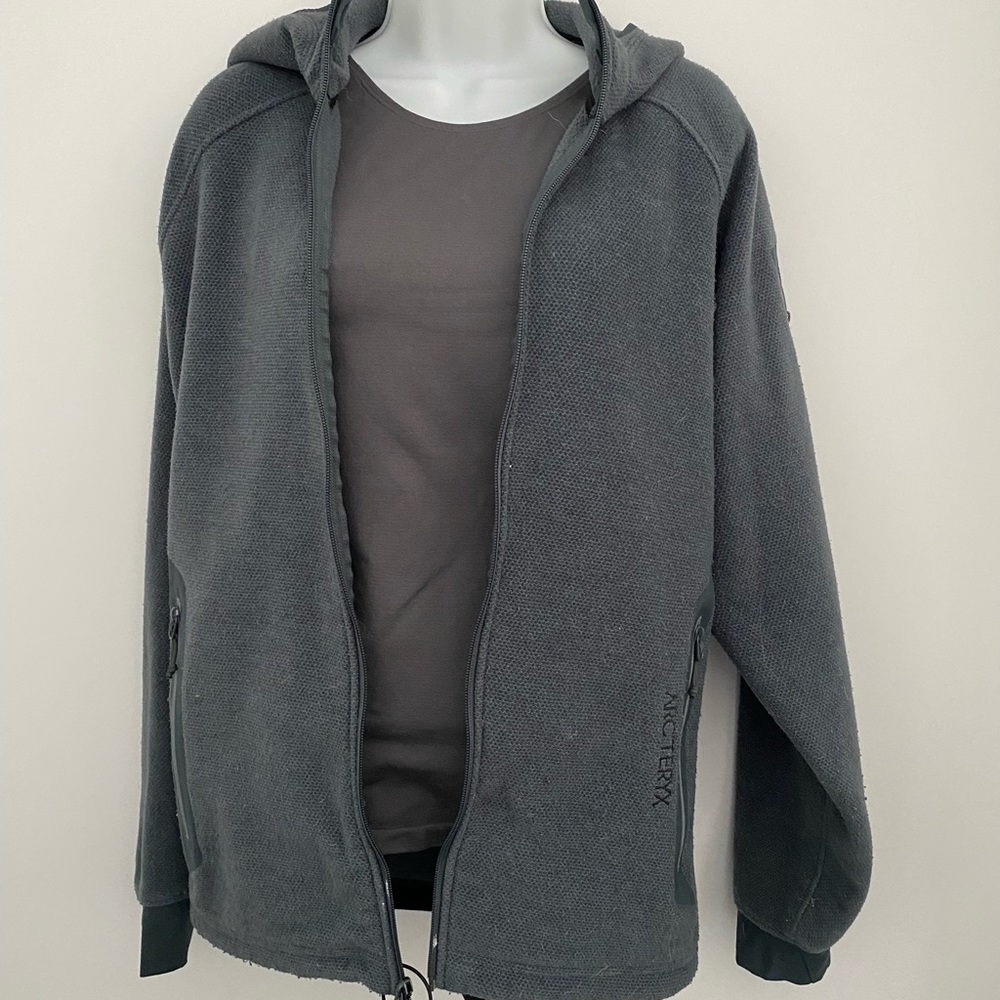 Arc’teryx Mens Large Sweater